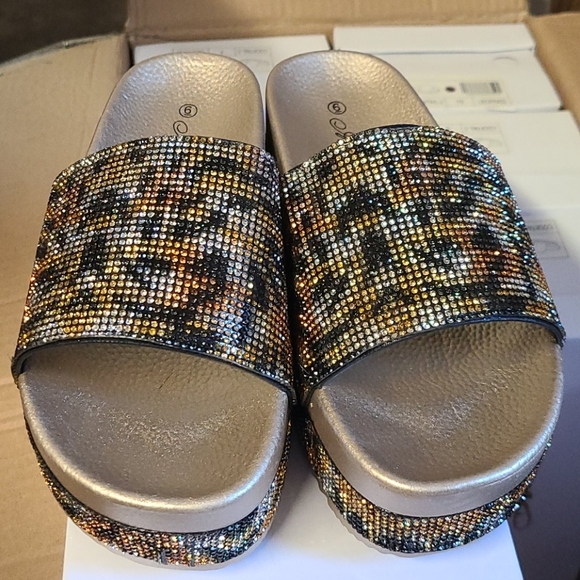 Leopard Sandals - Picture 2 of 4